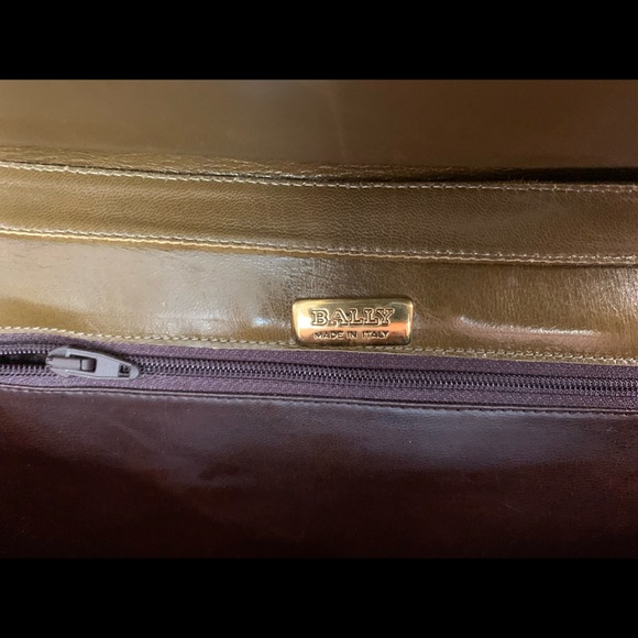 Vintage Bally “Rosalyn” Baroque Suede Brown/tan/maroon/gold suede Handbag. - Picture 4 of 7